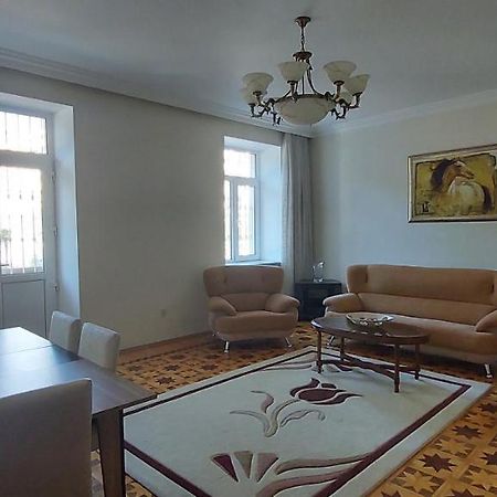 Azneft Royal Suite Apartment Sea View Баку Екстер'єр фото