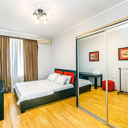 Azneft Royal Suite Apartment Sea View Баку Екстер'єр фото