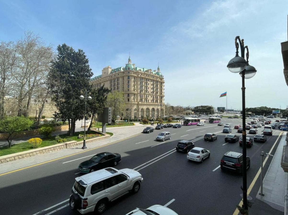 Azneft Royal Suite Apartment Sea View Баку Екстер'єр фото