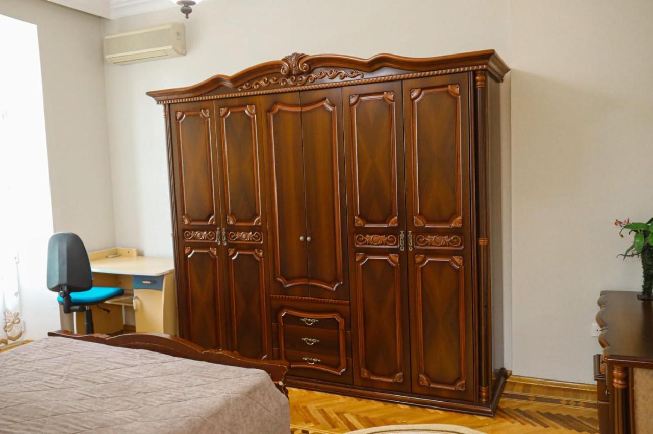 Azneft Royal Suite Apartment Sea View Баку Екстер'єр фото