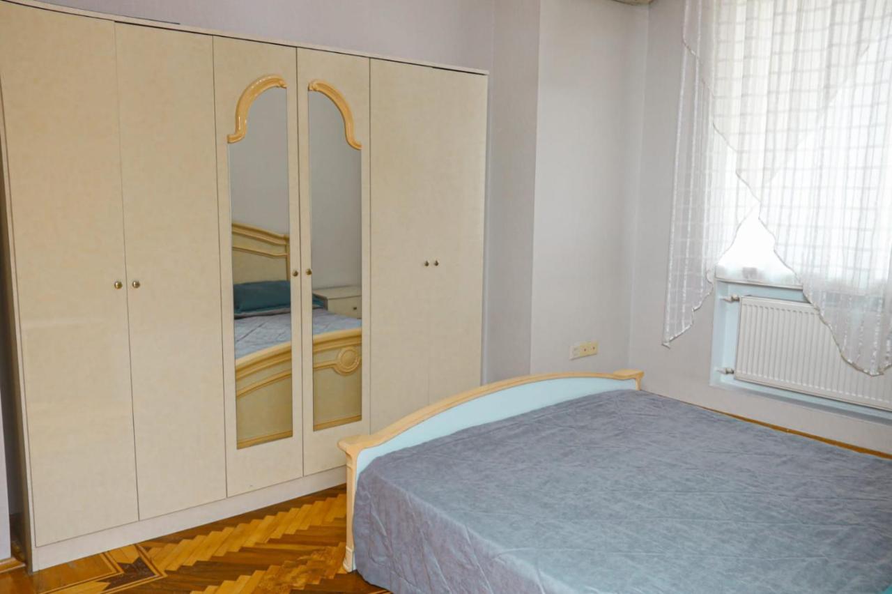 Azneft Royal Suite Apartment Sea View Баку Екстер'єр фото
