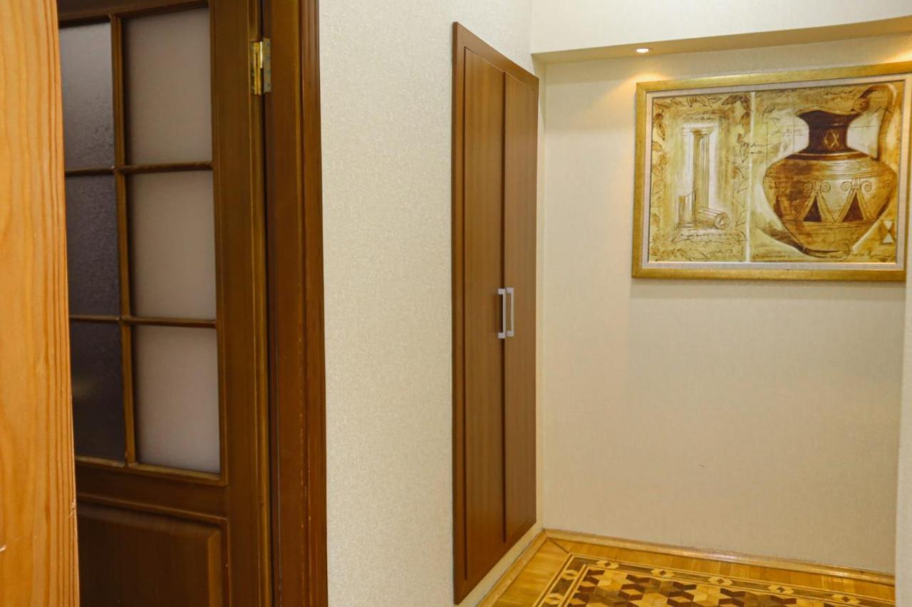 Azneft Royal Suite Apartment Sea View Баку Екстер'єр фото