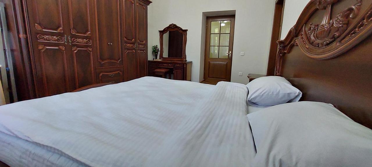 Azneft Royal Suite Apartment Sea View Баку Екстер'єр фото