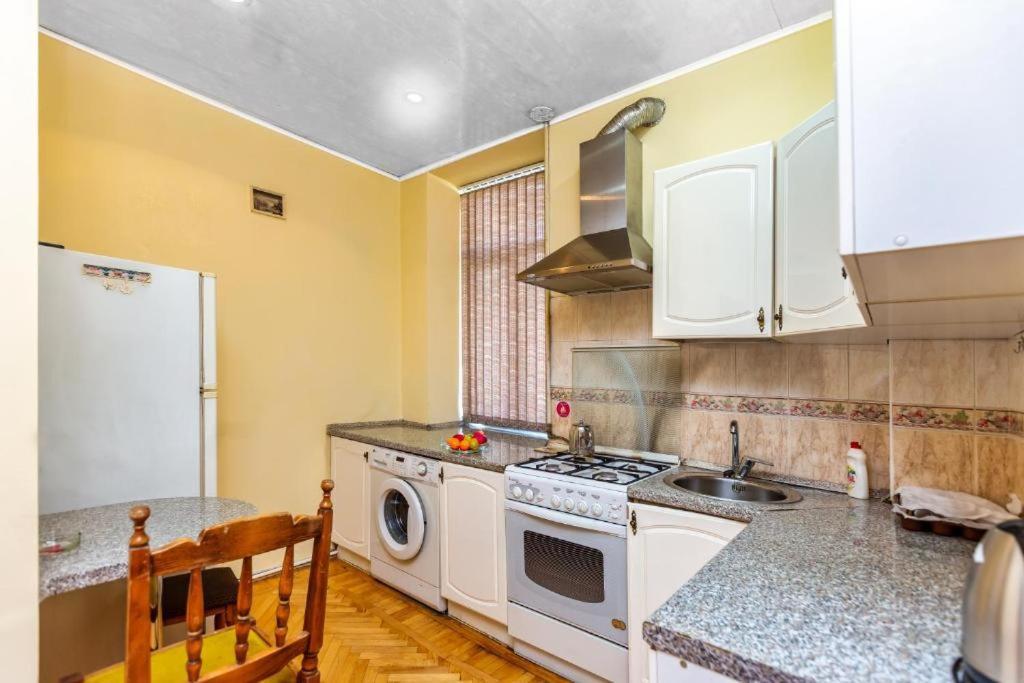 Azneft Royal Suite Apartment Sea View Баку Екстер'єр фото